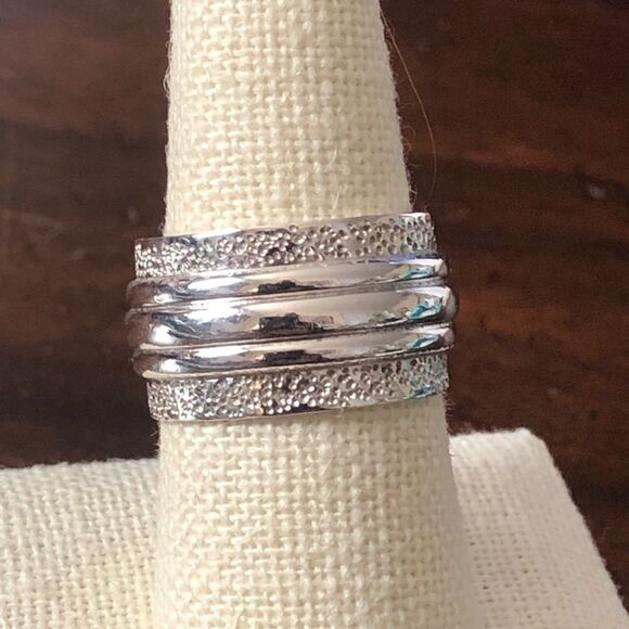 Sterling Silver Stacked Cigar Band Ring w. Sterling & Texturized Finish Sz 8-1/2 - Picture 2 of 7